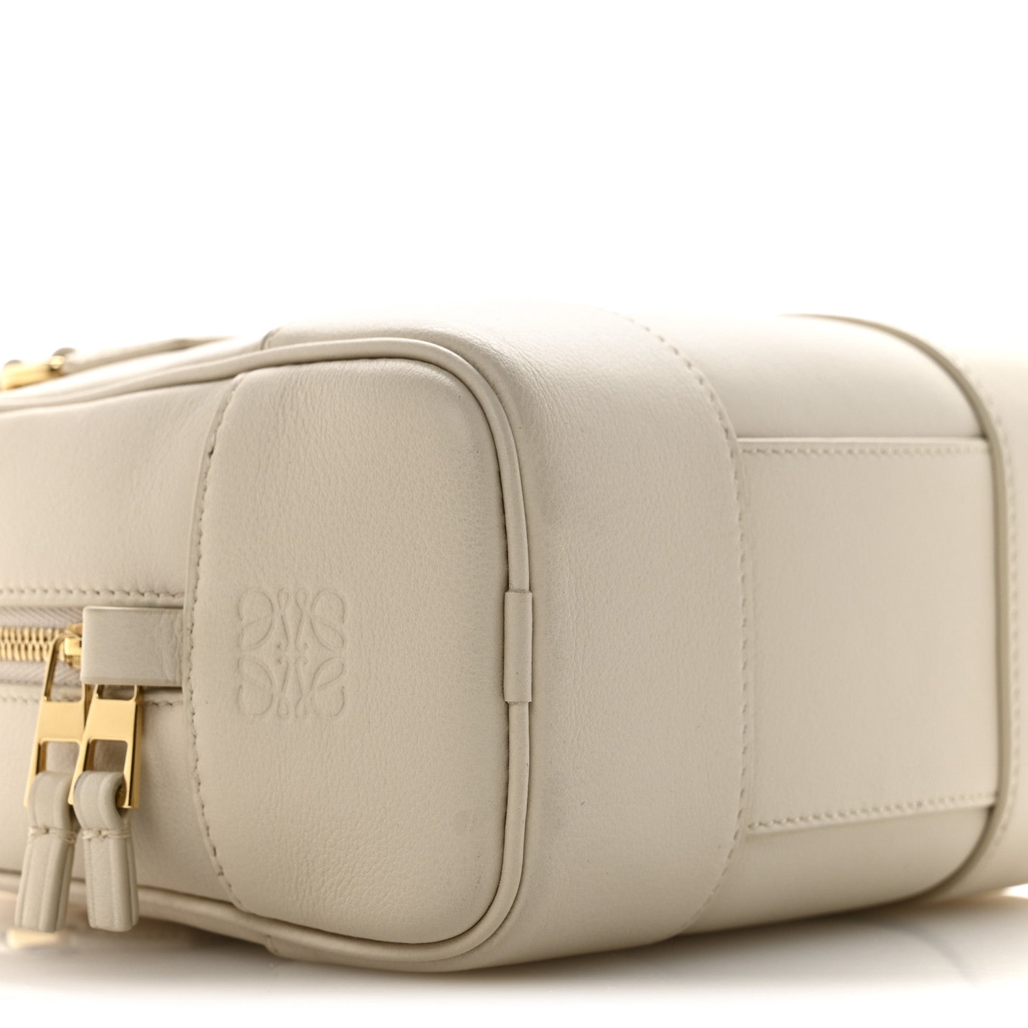 Loewe Nappa Calfskin Amazona 16 Square Bag Angora 9 of 12