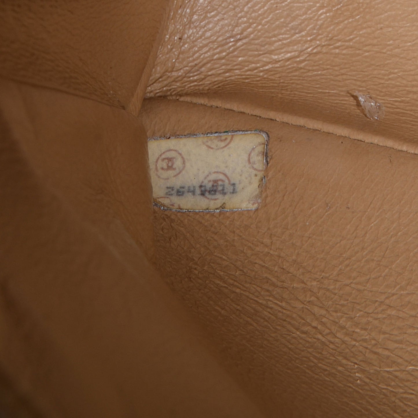 Caviar Vertical Quilted Jumbo Single Flap Beige