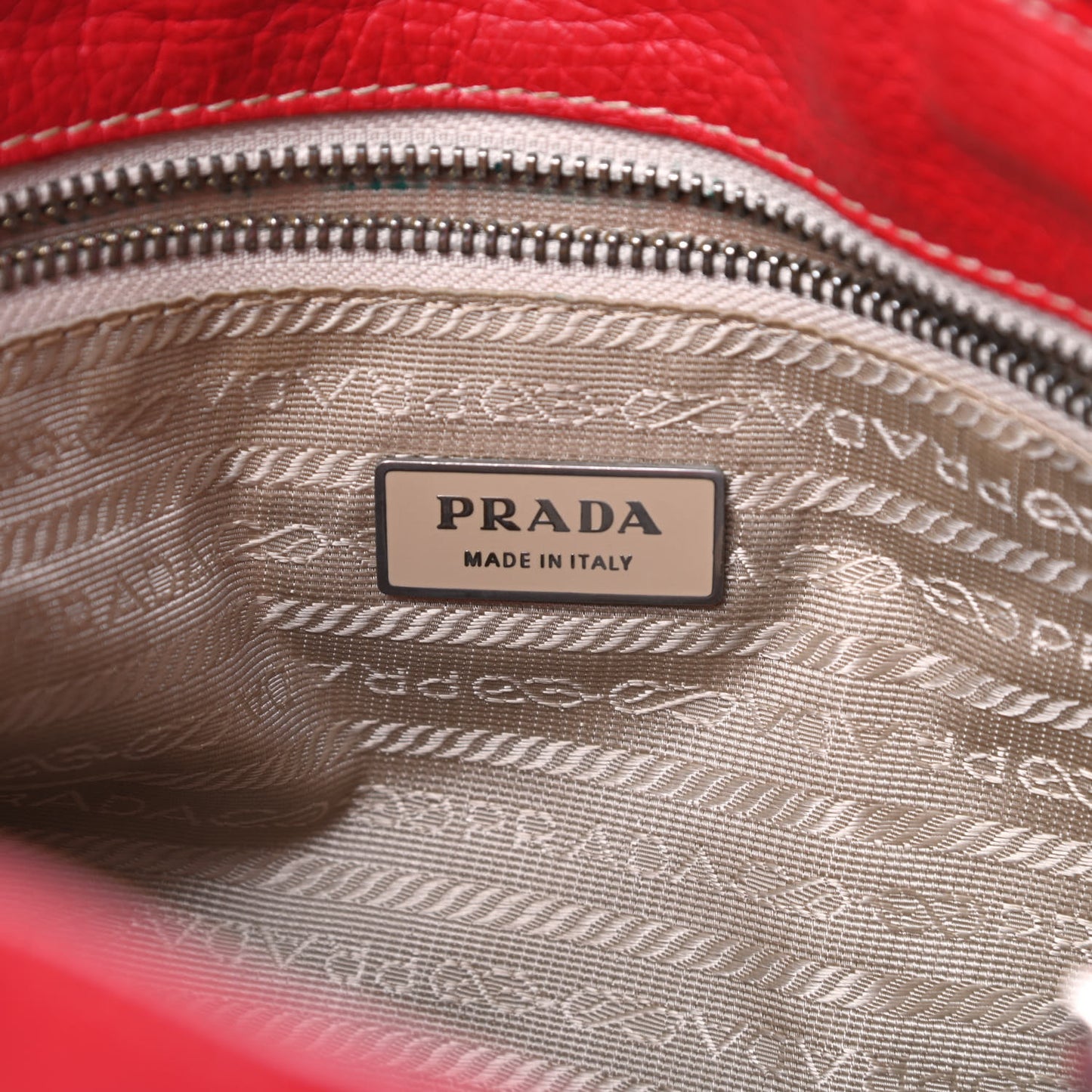 Vitello Daino Buckle Shoulder Bag Rosso