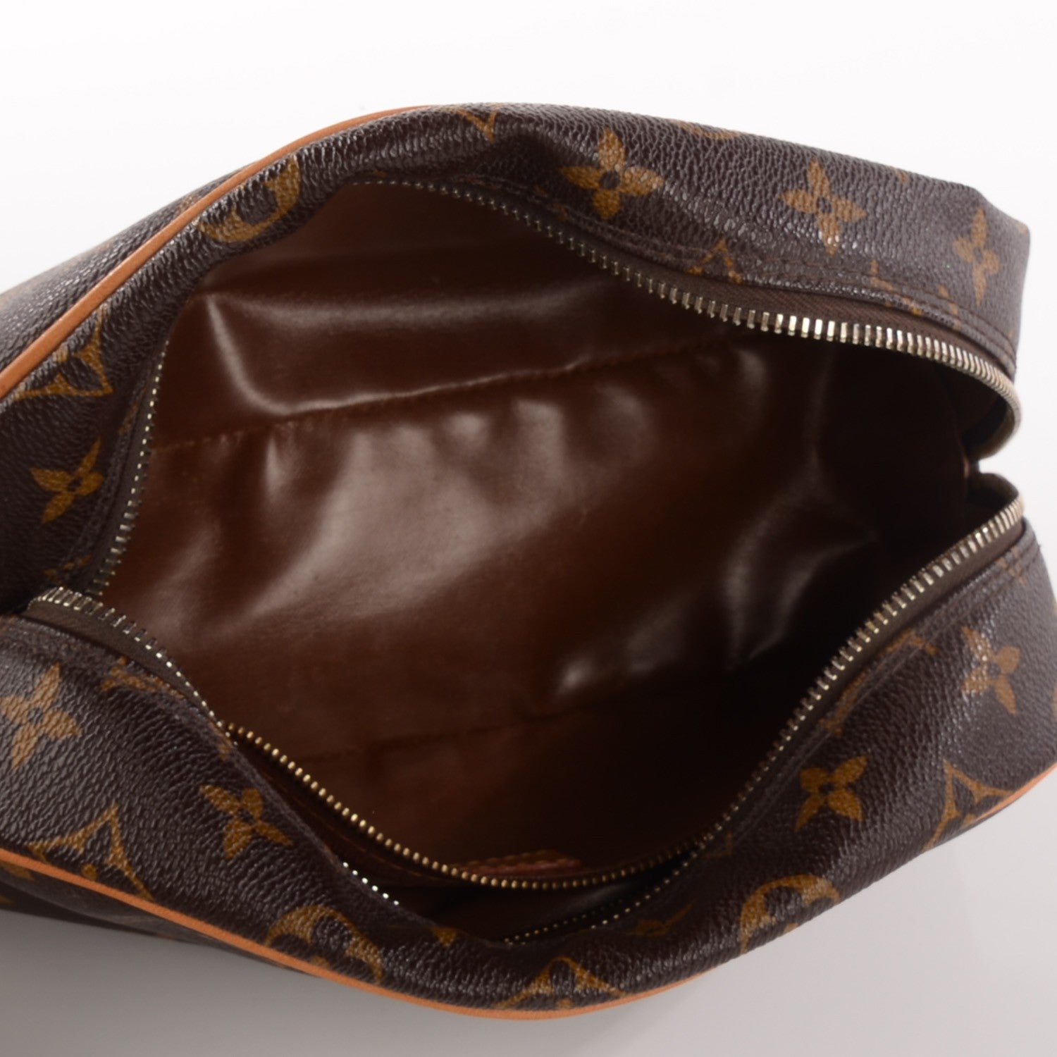 Louis Vuitton Monogram Toiletry Bag 25 5 of 7