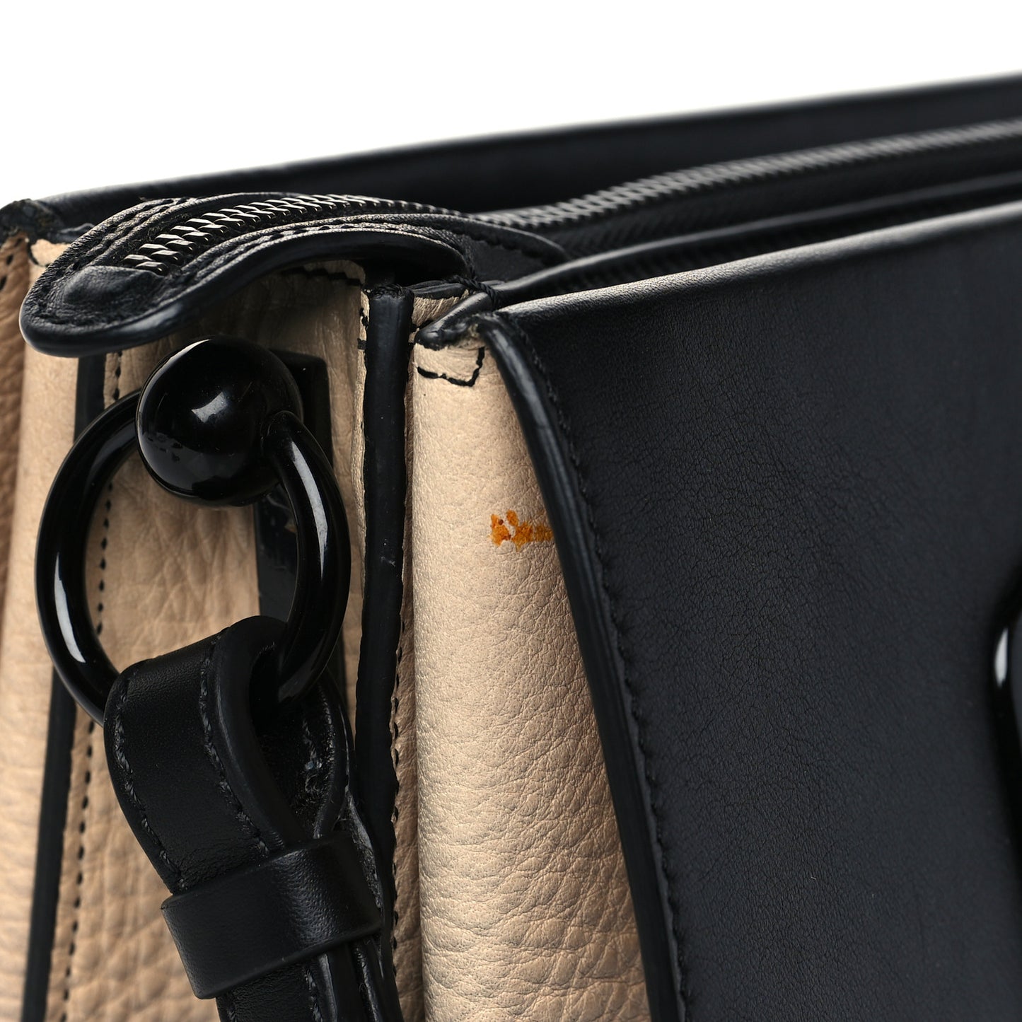 Grained Calfskin Ombre Passage Messenger Black Colombe