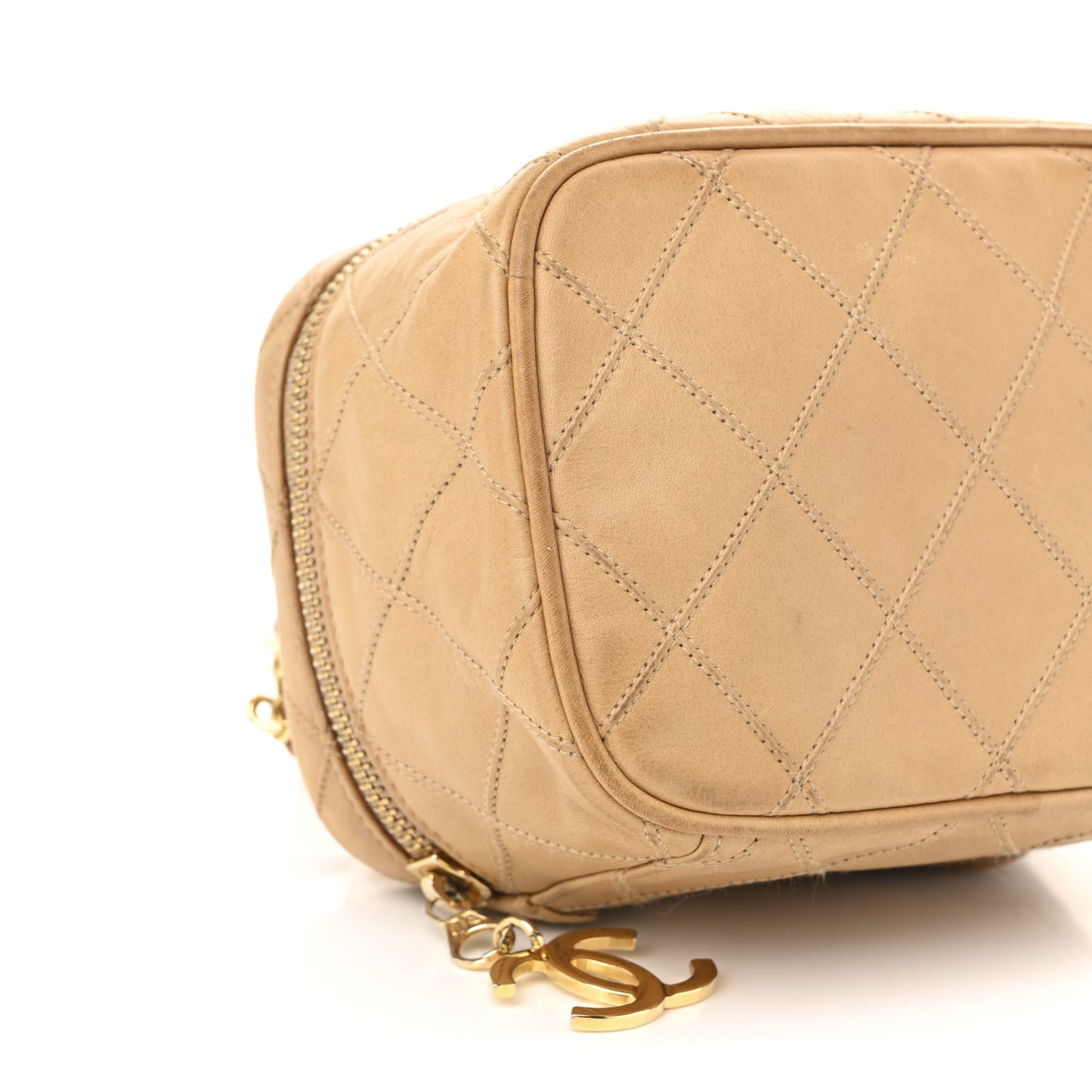 Lambskin Diamond Stitched Vanity Case With Chain Beige