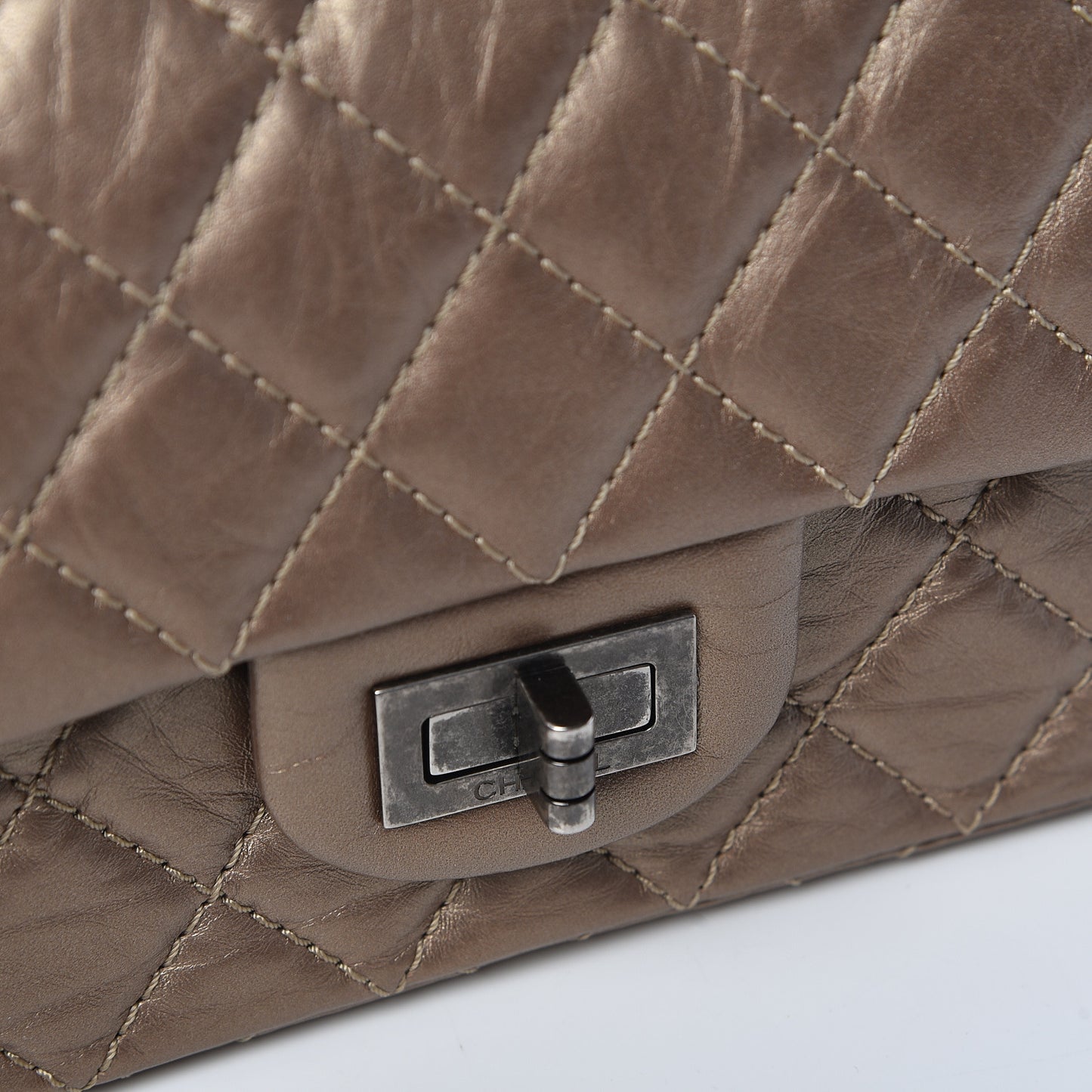 Metallic Calfskin Quilted 2.55 Reissue 224 Flap Gold