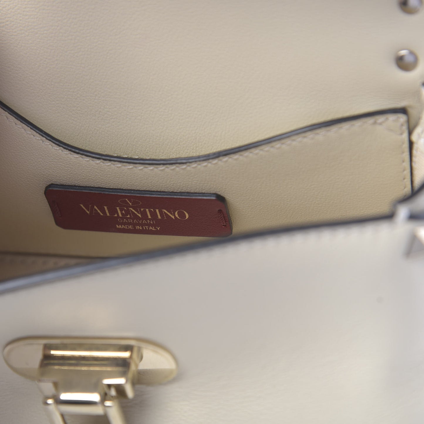 Vitello Mini Rockstud Crossbody Bag Light Ivory