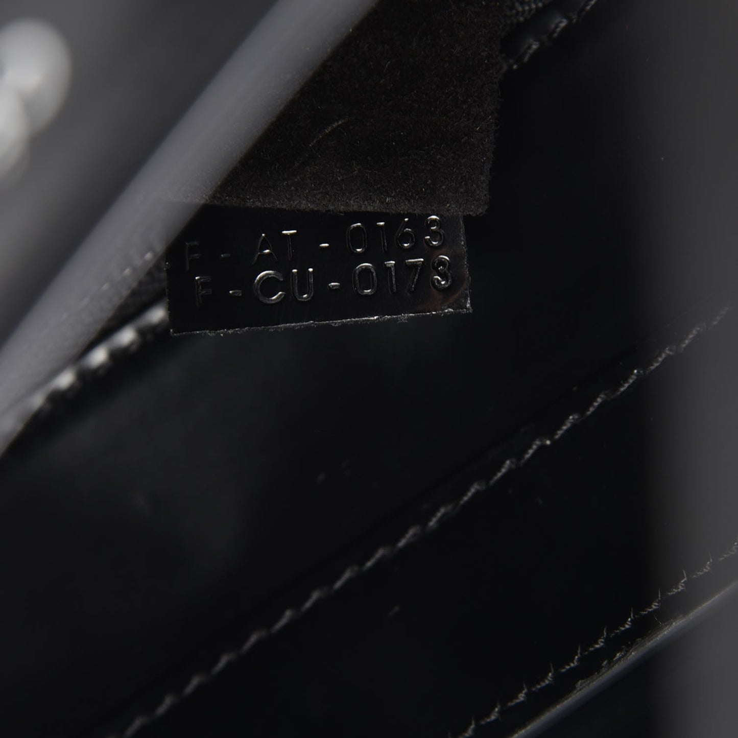 Spazzolato Calfskin Small Luggage Black