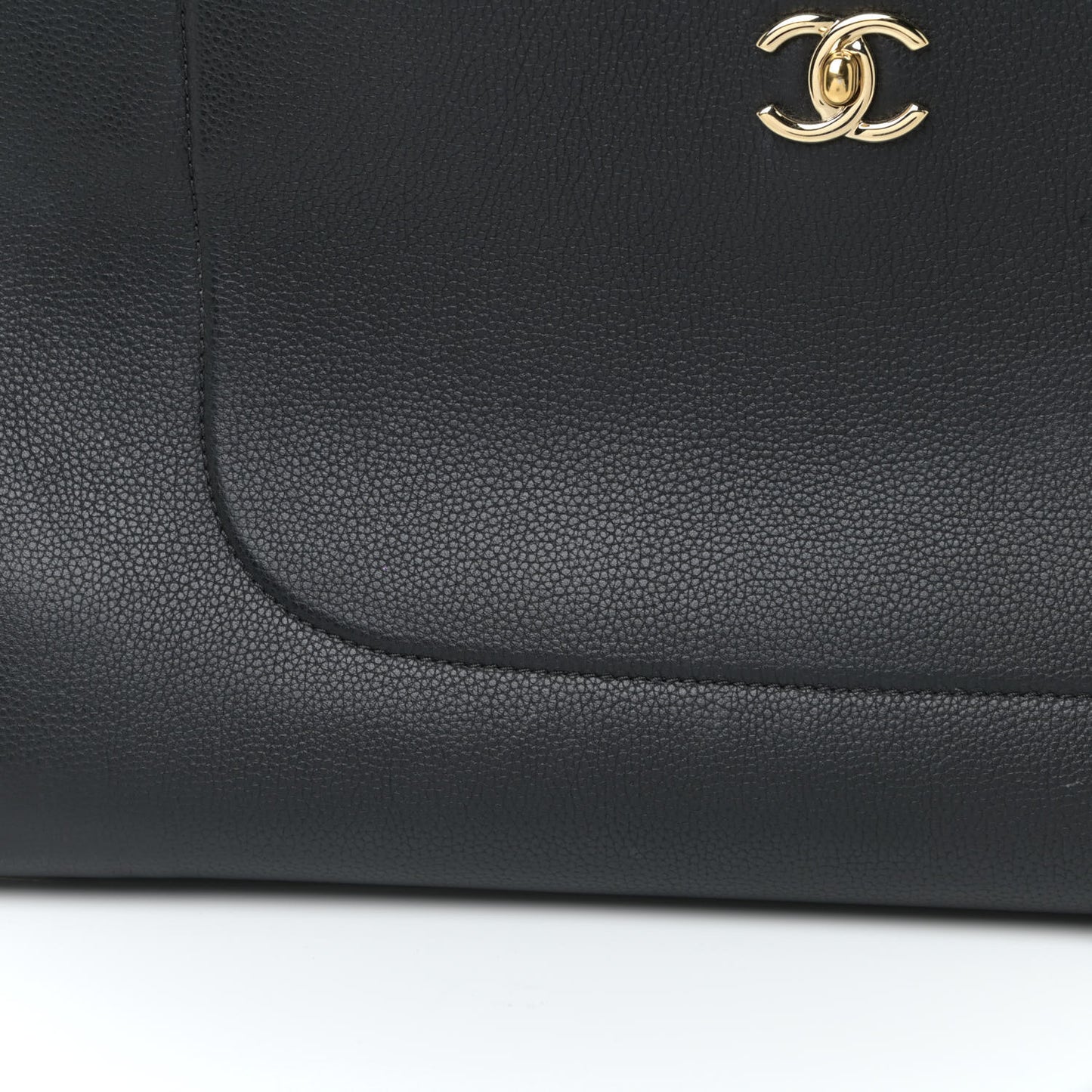 Grained Calfskin Medium Neo Executive Shopper Tote Black