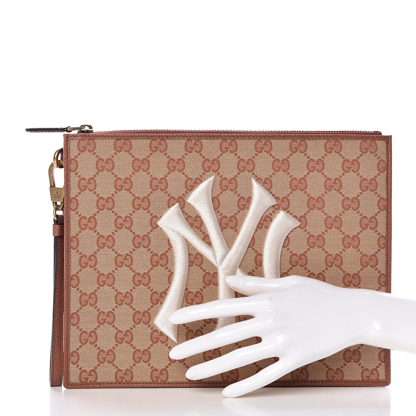 X MLB GG Monogram NY Yankees Zip Wristlet Pouch Beige Ruggine Ivory
