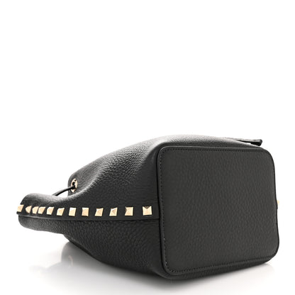 Valentino Garavani Grained Calfskin Rockstud Bucket Bag Black 4 of 9