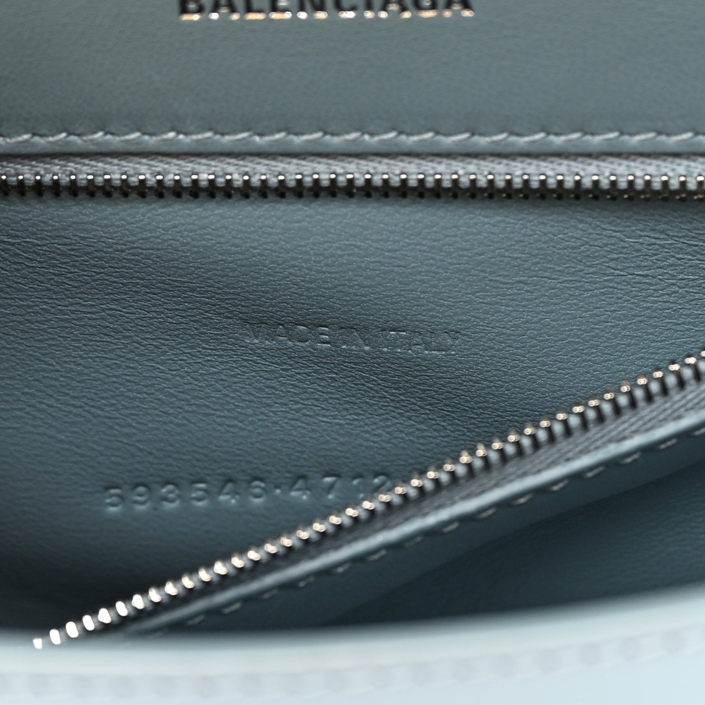 Shiny Calfskin Crocodile Embossed Small Hourglass Top Handle Bag Blue Grey