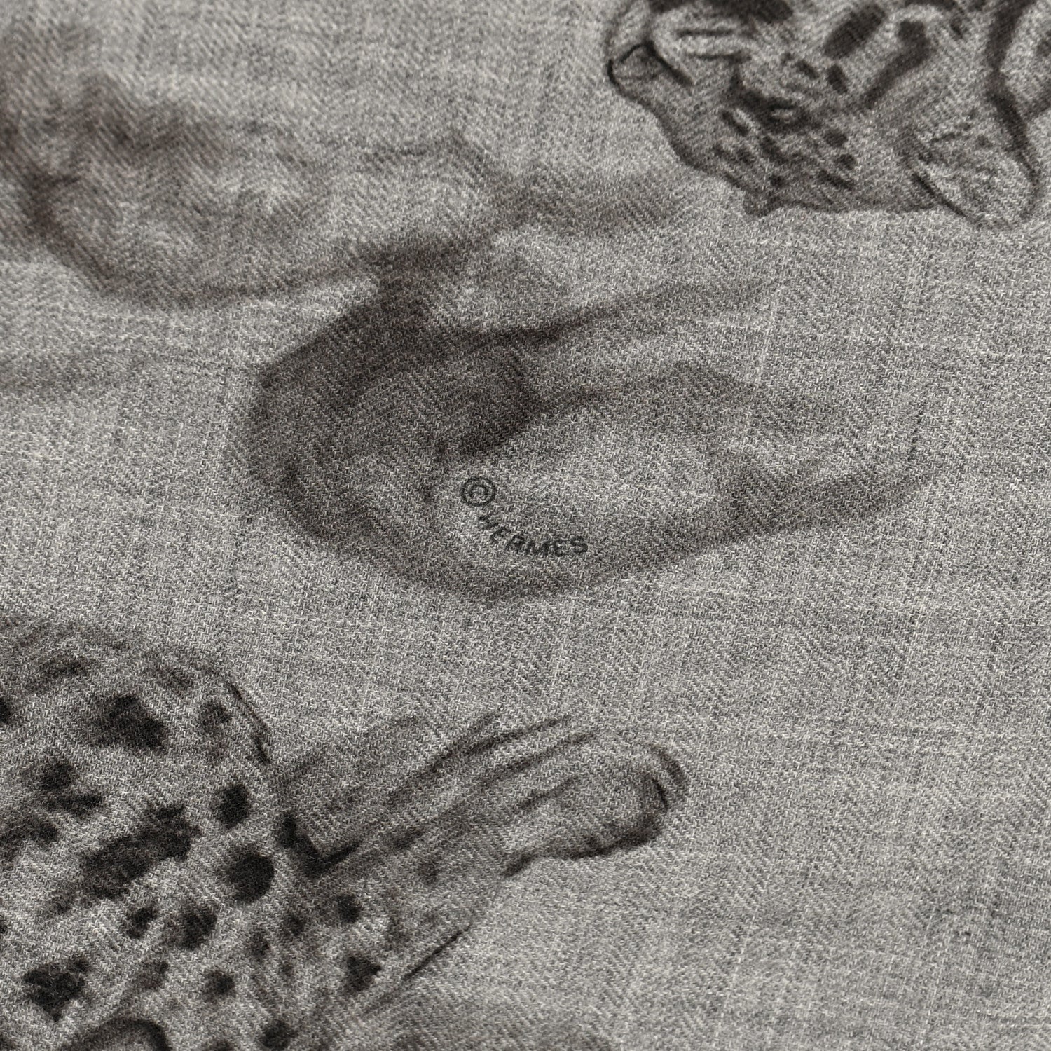 Hermes Cashmere Silk Dans L'atelier Shawl 140 Gris Flanelle Anthracite Gris 3 of 4