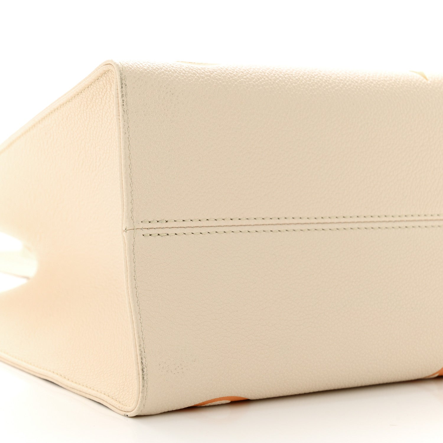 Louis Vuitton Empreinte Monogram Giant By The Pool Onthego MM Cream Saffron 8 of 11