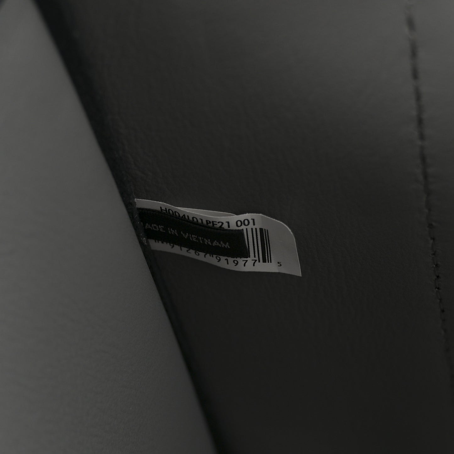 Grained Calfskin Medium The Tote Bag Black