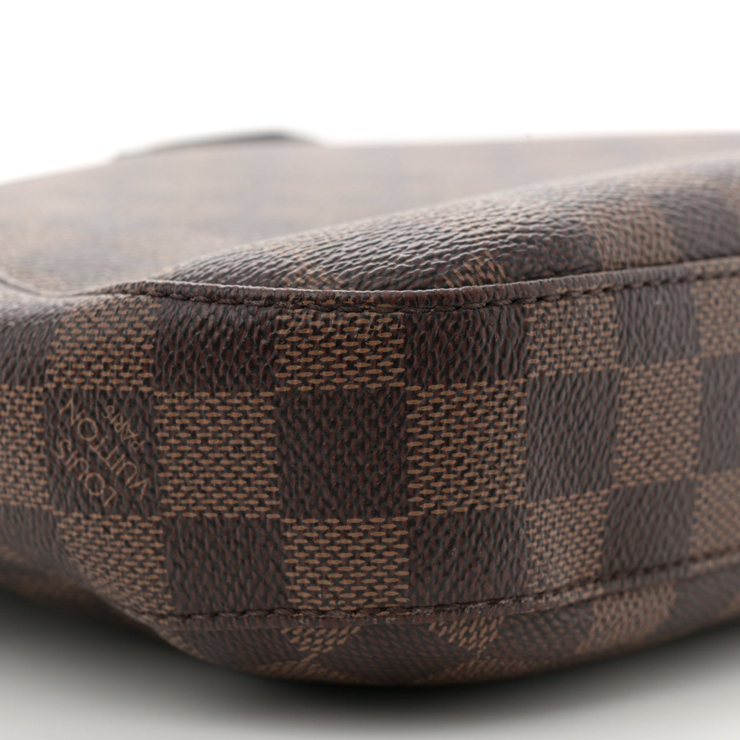 Louis Vuitton Damier Ebene South Bank Besace 9 of 11