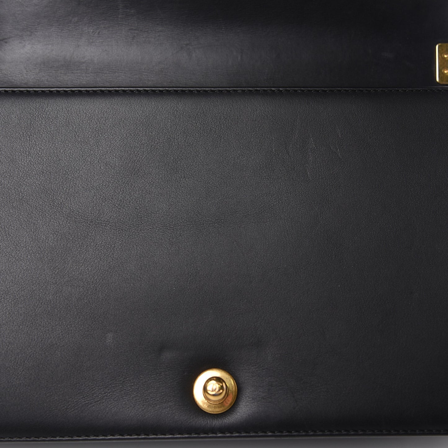 Calfskin Caviar Suede Chevron New Medium Boy Flap Black