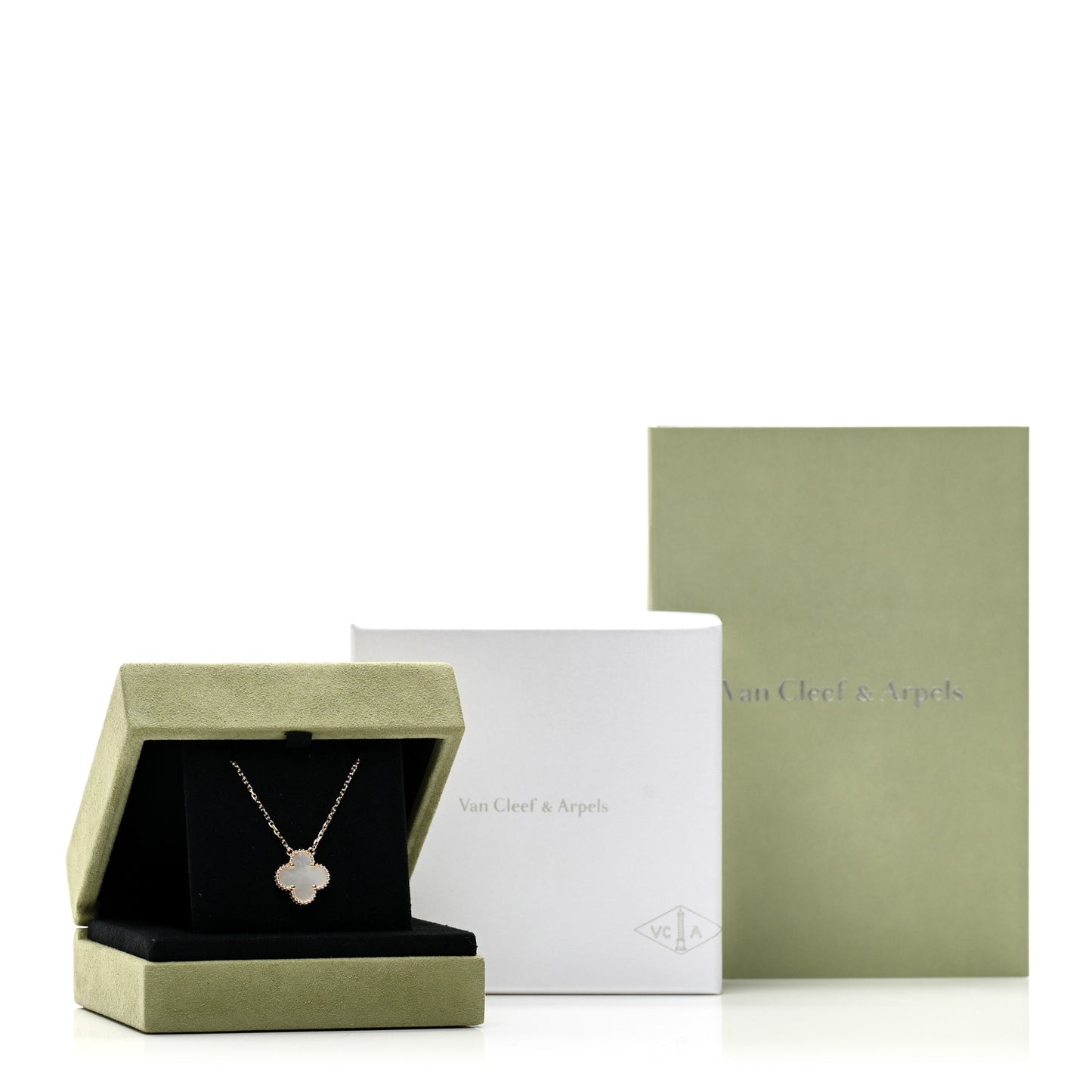 18K Yellow Gold Mother of Pearl Vintage Alhambra Pendant Necklace
