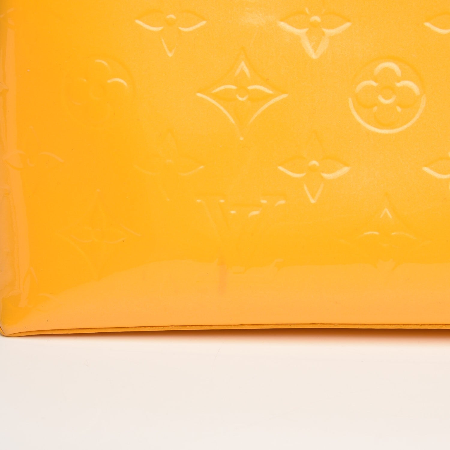 Louis Vuitton Vernis Wilshire PM Jaune Passion 8 of 10