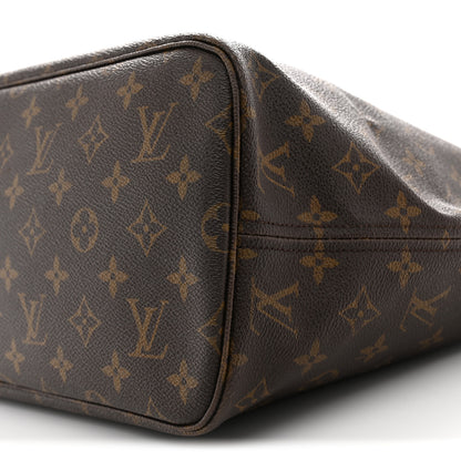 Louis Vuitton Monogram Neverfull MM 9 of 11