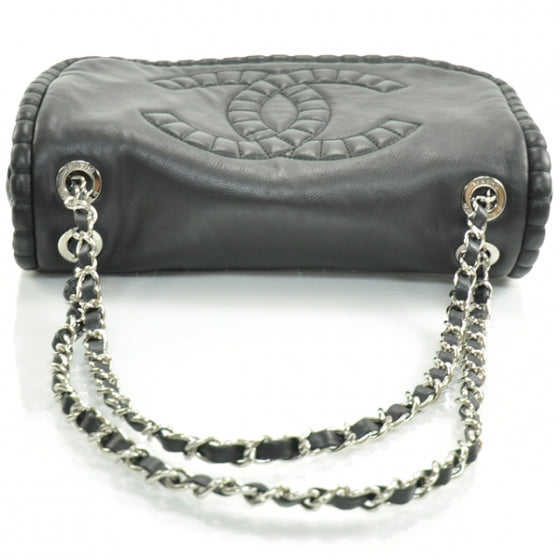 Calfskin On the Bund Medium Flap Black