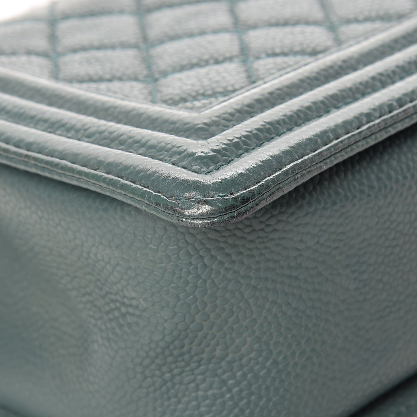 Caviar Quilted Medium Boy Flap Dark Green