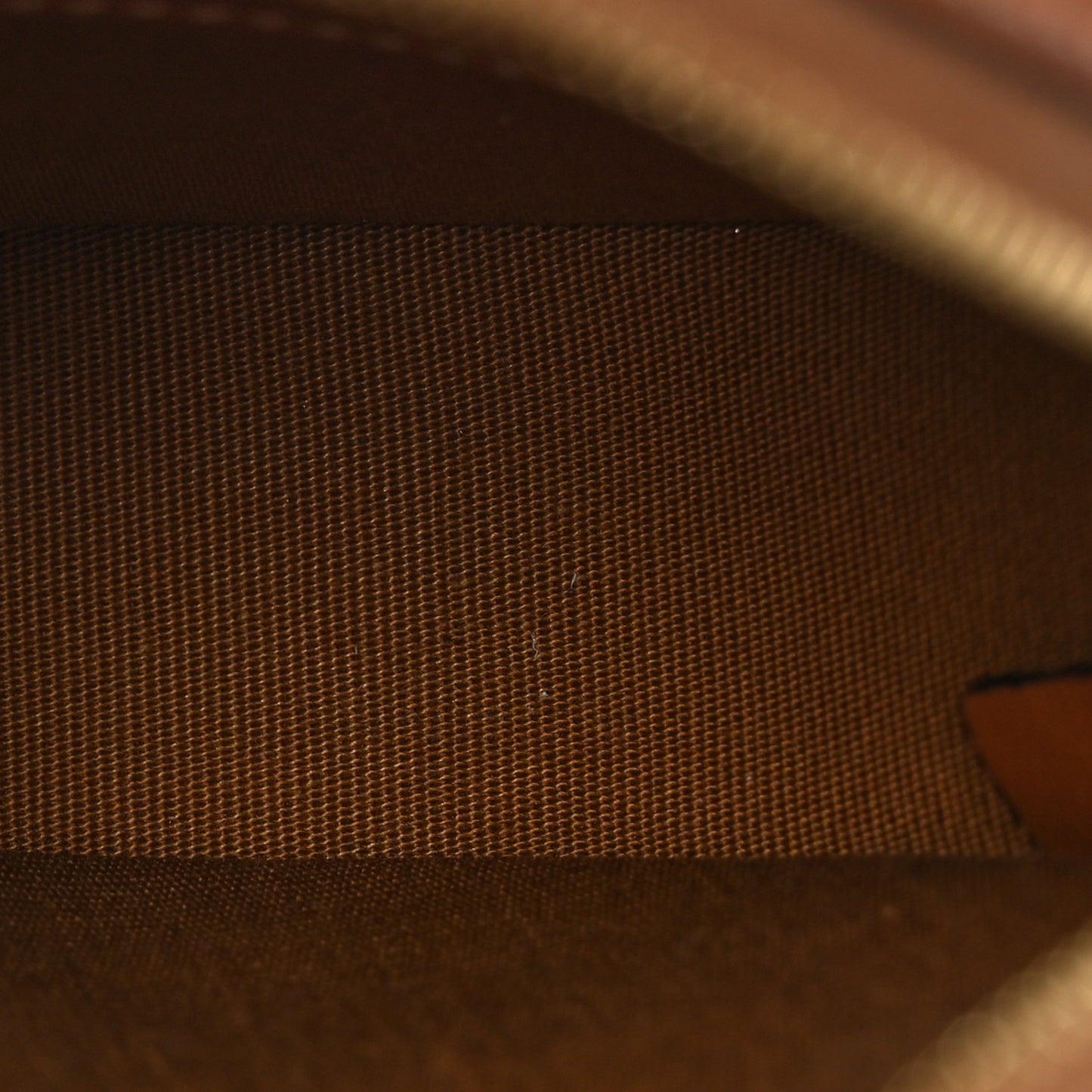 Lambskin Triomphe Canvas Round Purse On Strap White Tan