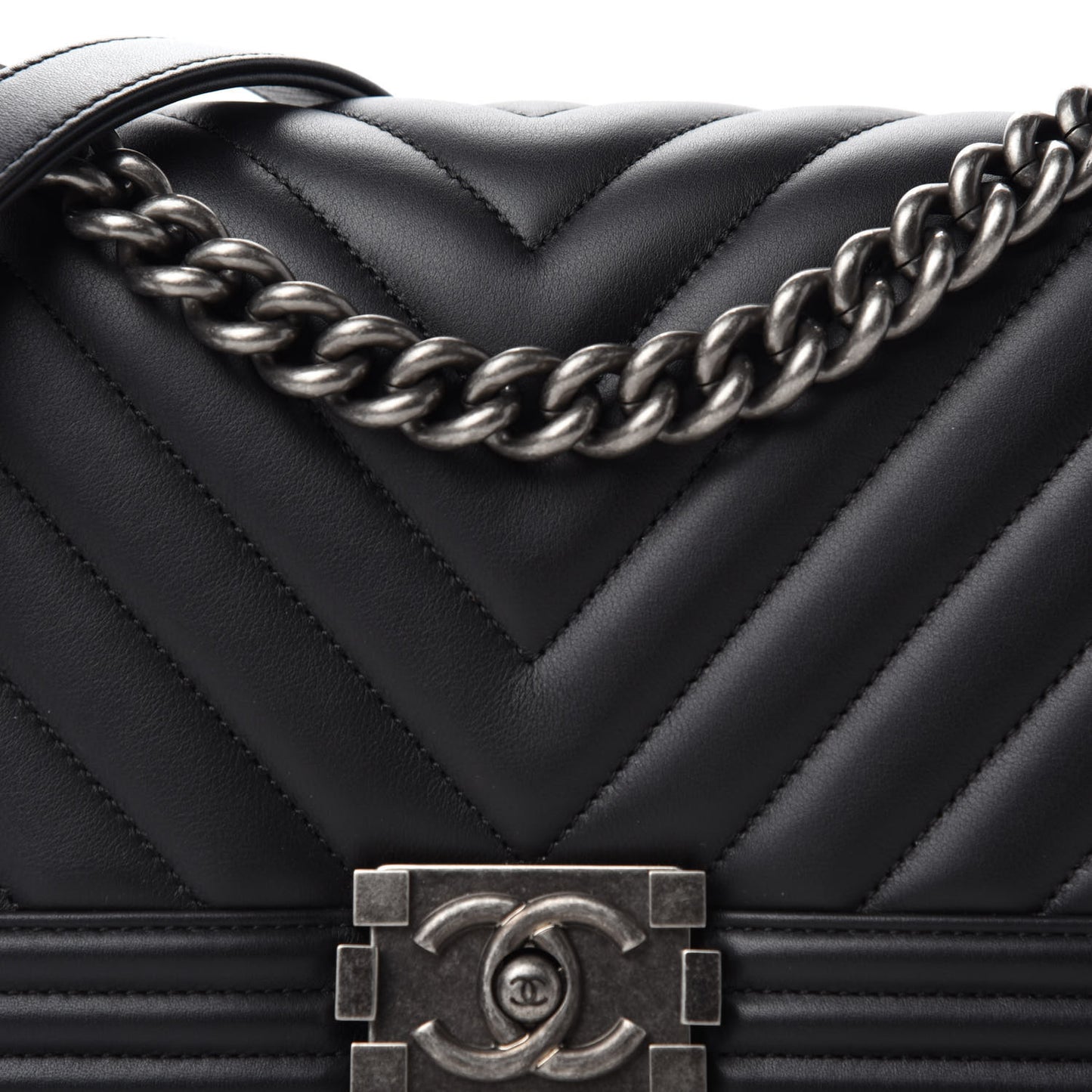 Lambskin Chevron Quilted Medium Boy Flap Black