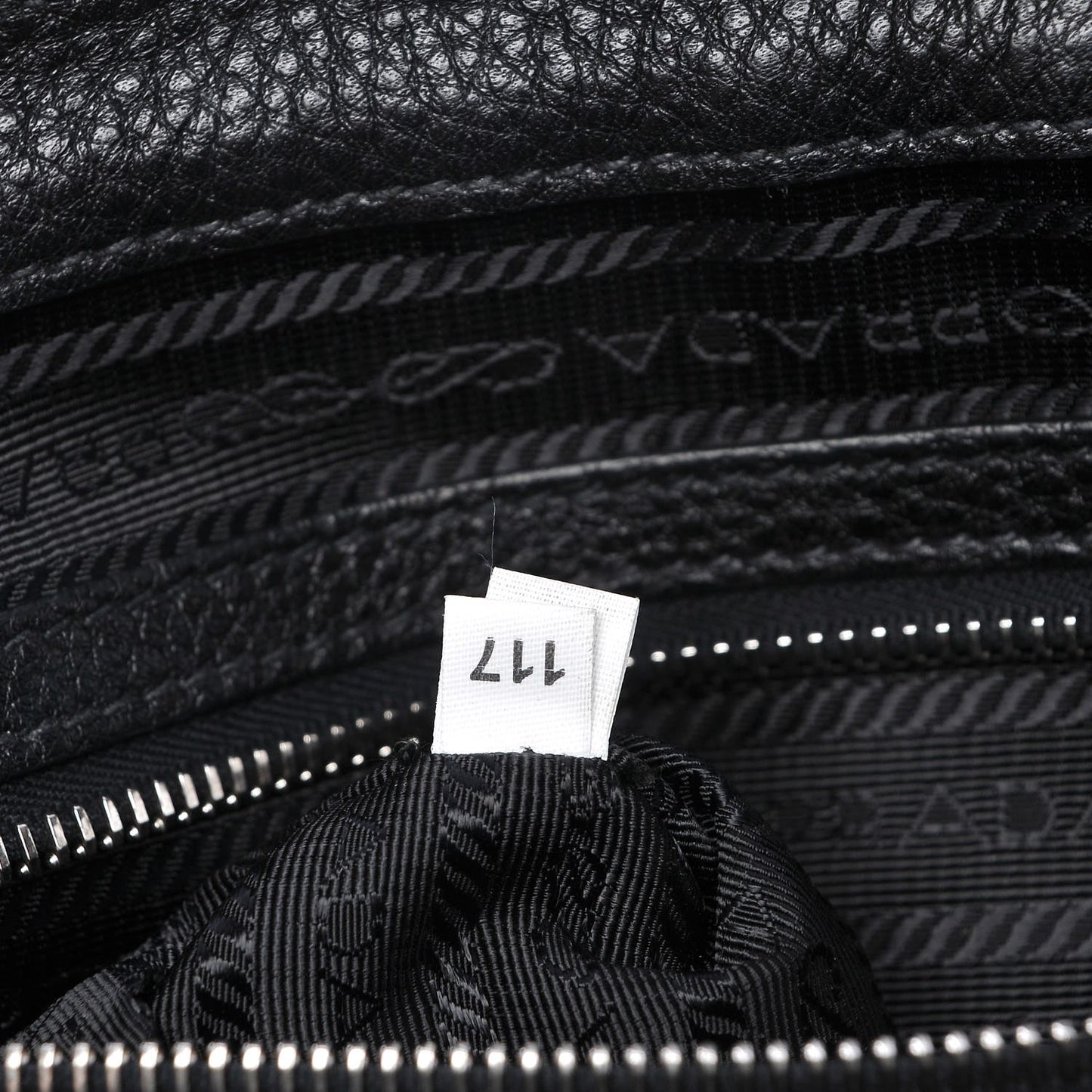 Vitello Daino Satchel Black