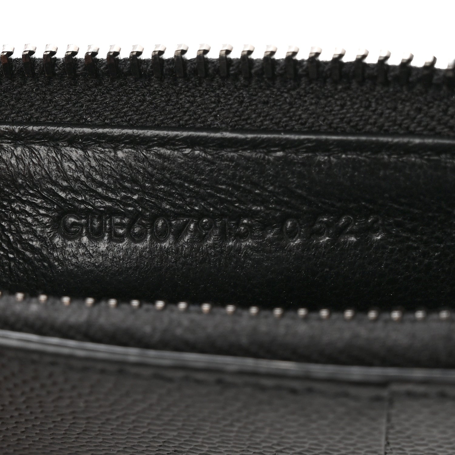 Saint Laurent Monogram Grain de Poudre 5 Fragments Zip Pouch Card Holder Black 7 of 9
