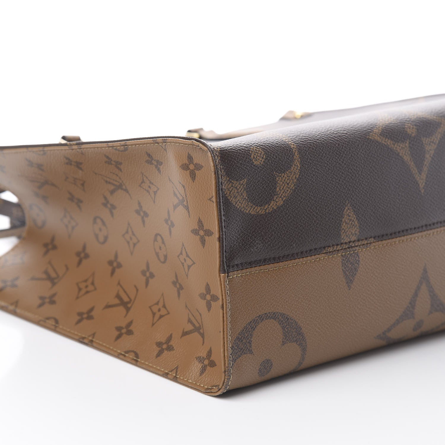 Louis Vuitton Reverse Monogram Giant Onthego MM 5 of 8