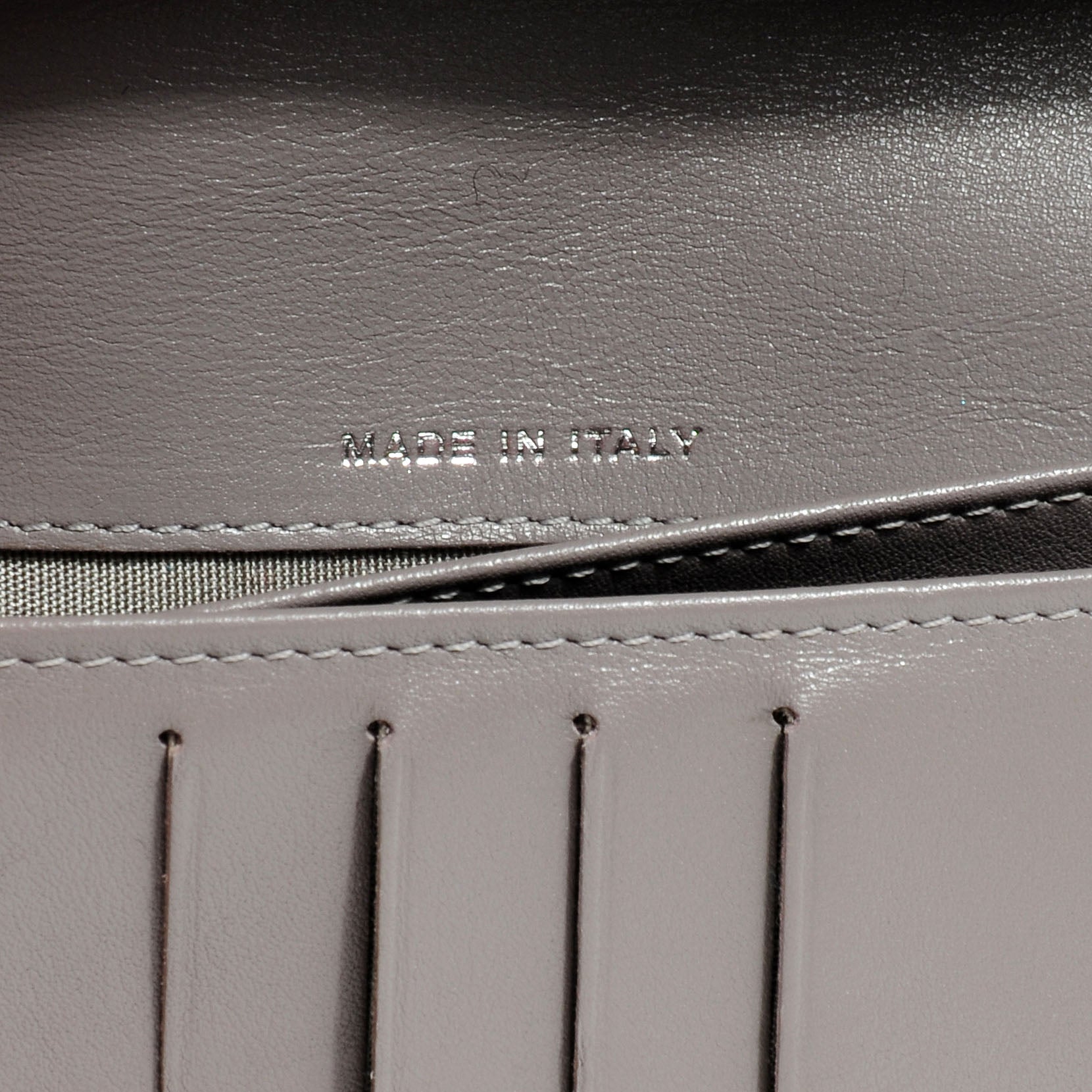 Chanel Caviar Yen CC Wallet Light Grey 7 of 9