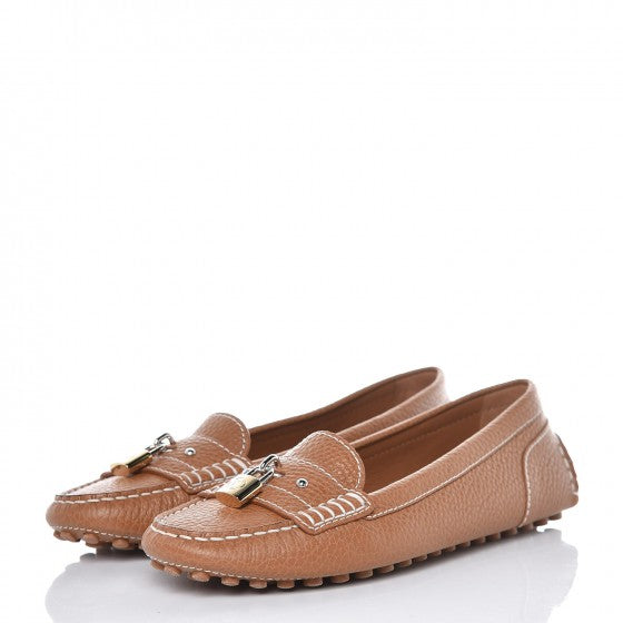 Grained Calfskin Close Up Flat Loafer 39 Brown