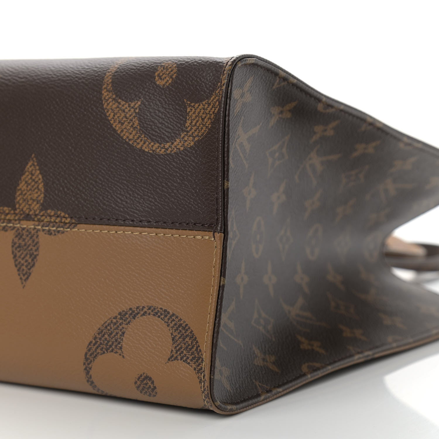 Louis Vuitton Reverse Monogram Giant Onthego MM 9 of 11