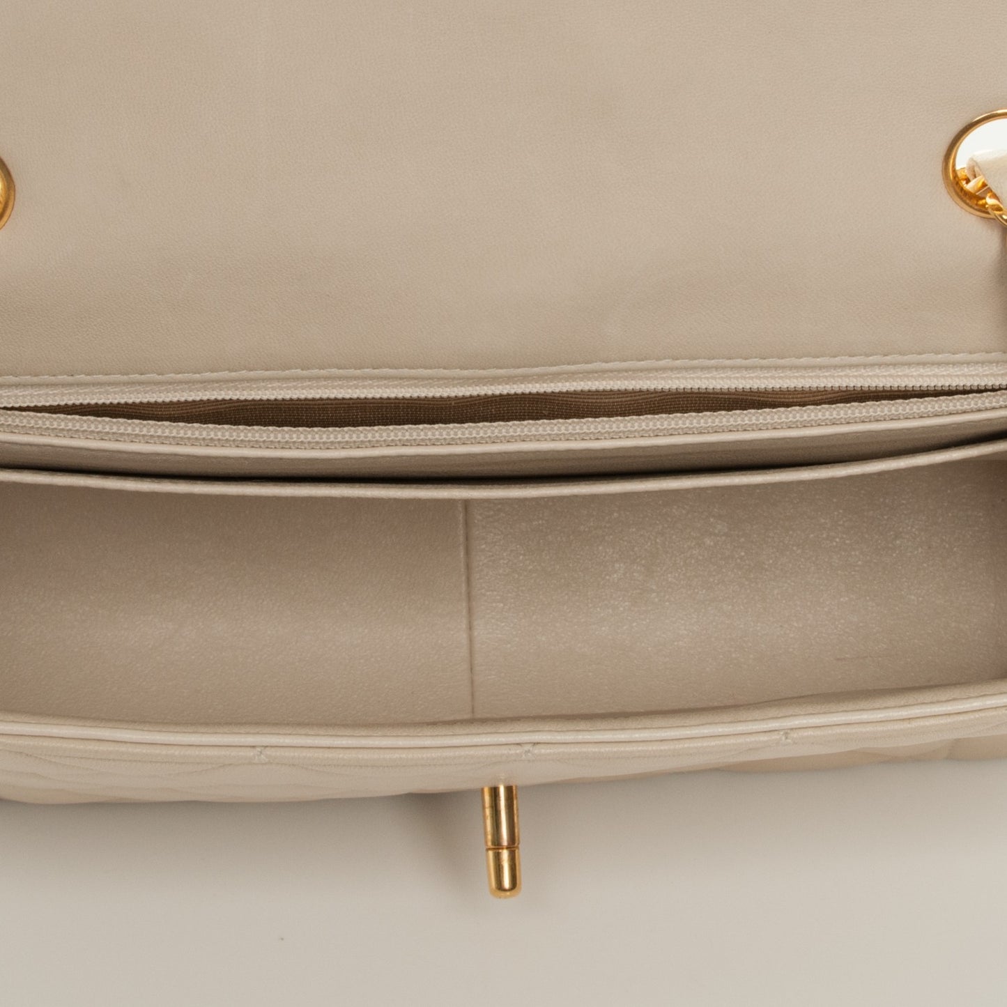 Lambskin Quilted Medium Single Flap Beige