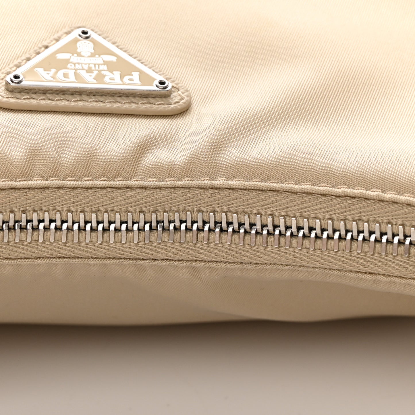 Nylon Re-Edition 2005 Shoulder Bag Cammeo