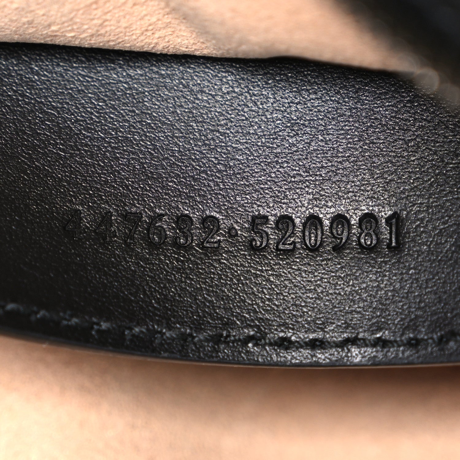 GUCCI レザーバッグ Gucci Calfskin Matelasse Small GG Marmont Chain Shoulder Bag Black