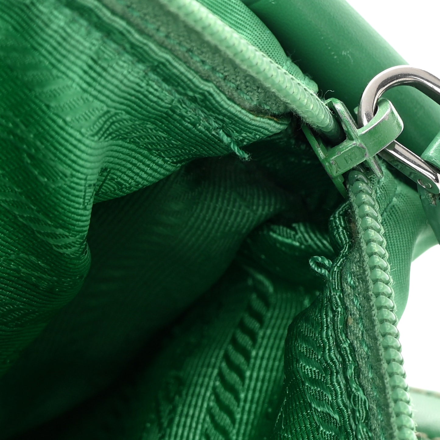 Tessuto Nylon Messenger Bag Green