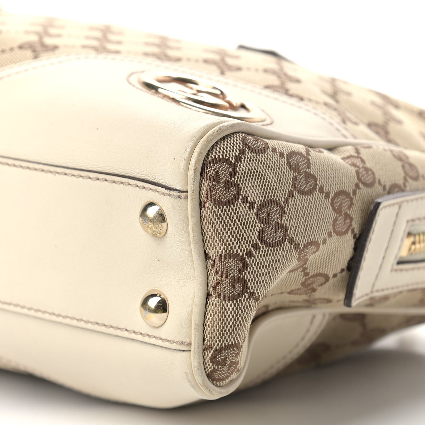 Monogram Medium New Britt Boston Off White