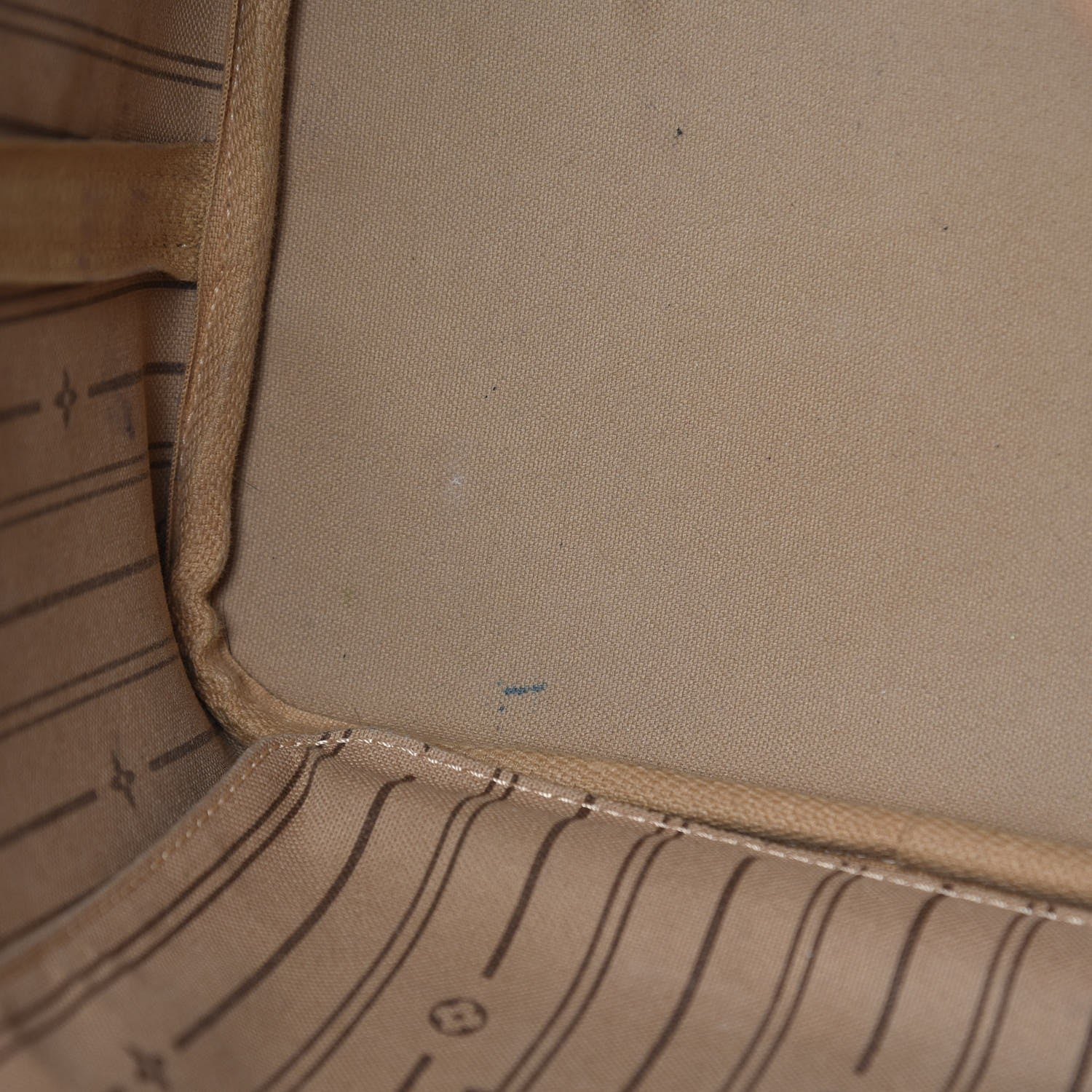 Louis Vuitton Monogram Neverfull MM 8 of 10