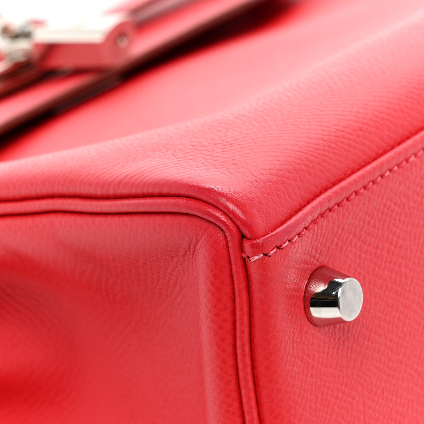 Epsom Kelly Retourne 28 Bougainvillea