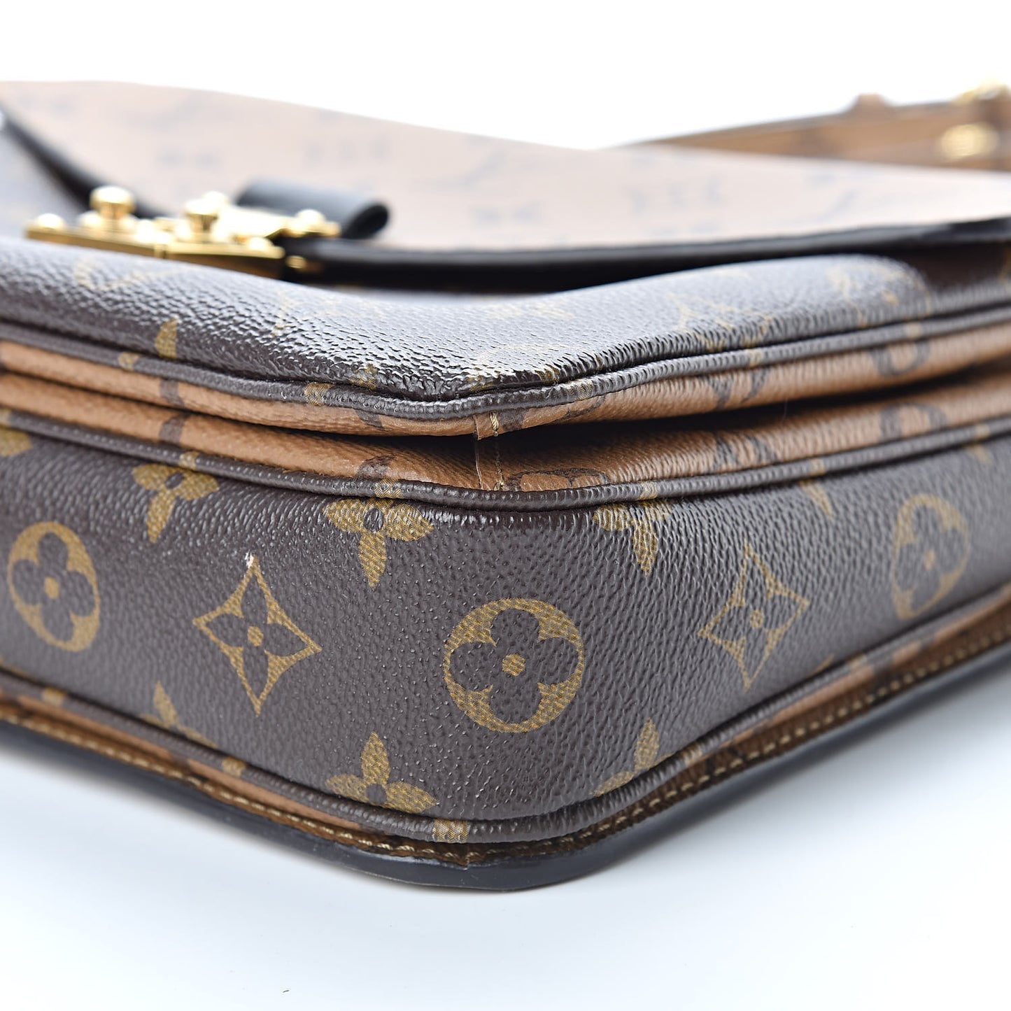 Reverse Monogram Pochette Metis