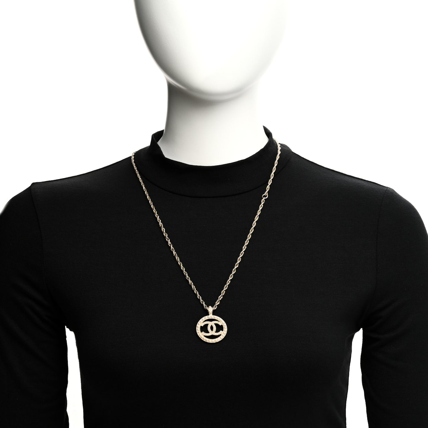 Pearl CC Round Pendant Necklace Gold