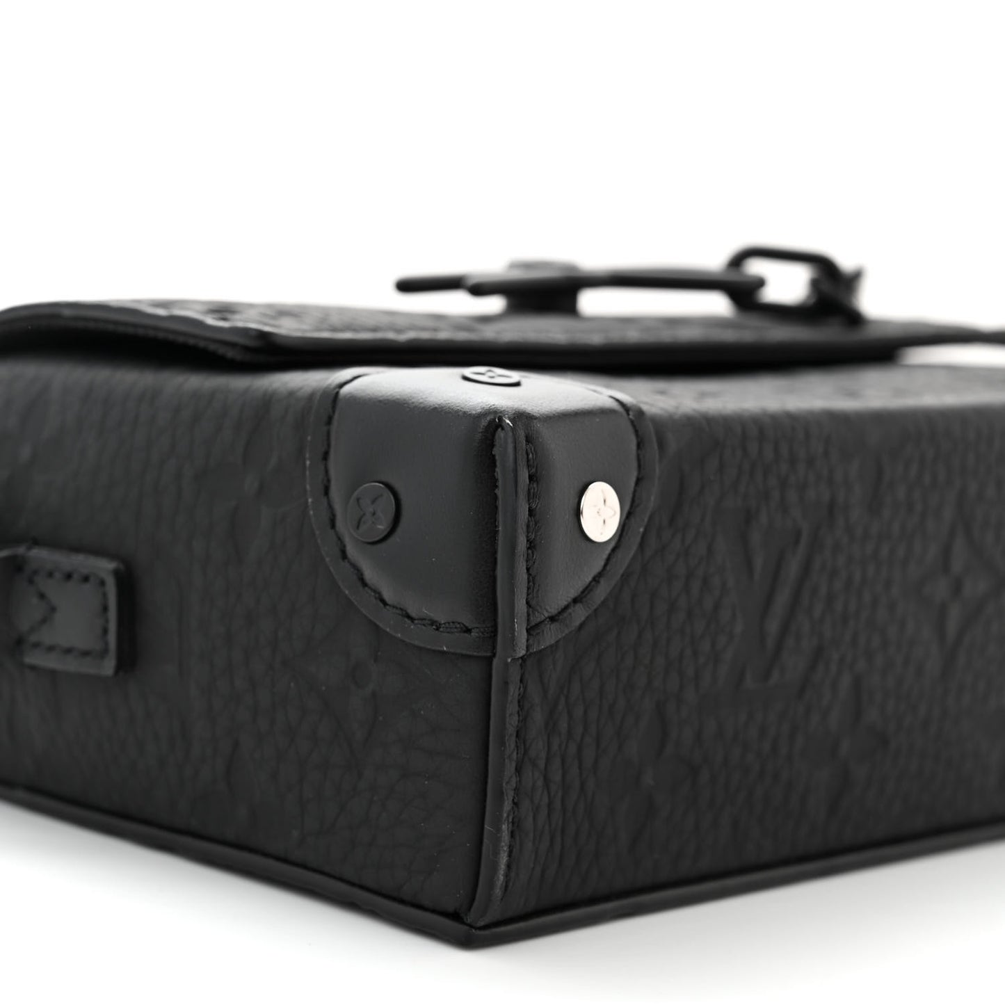 Taurillon Monogram Steamer Wearable Wallet Black