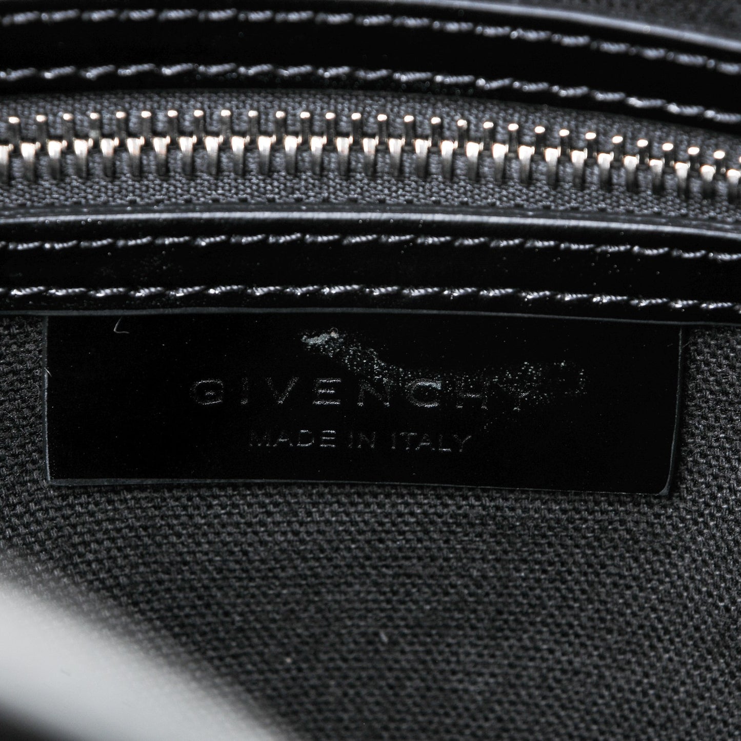 Shiny Lord Calfskin Medium Antigona Black
