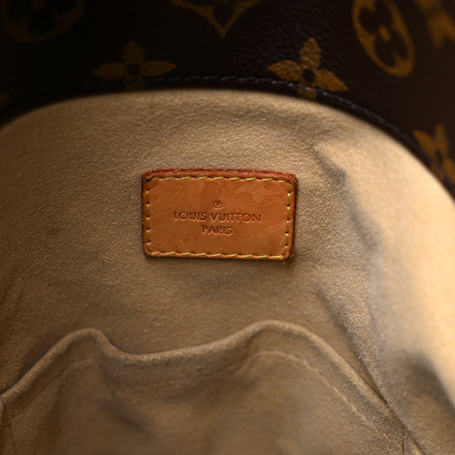 Louis Vuitton Monogram Artsy MM 6 of 17