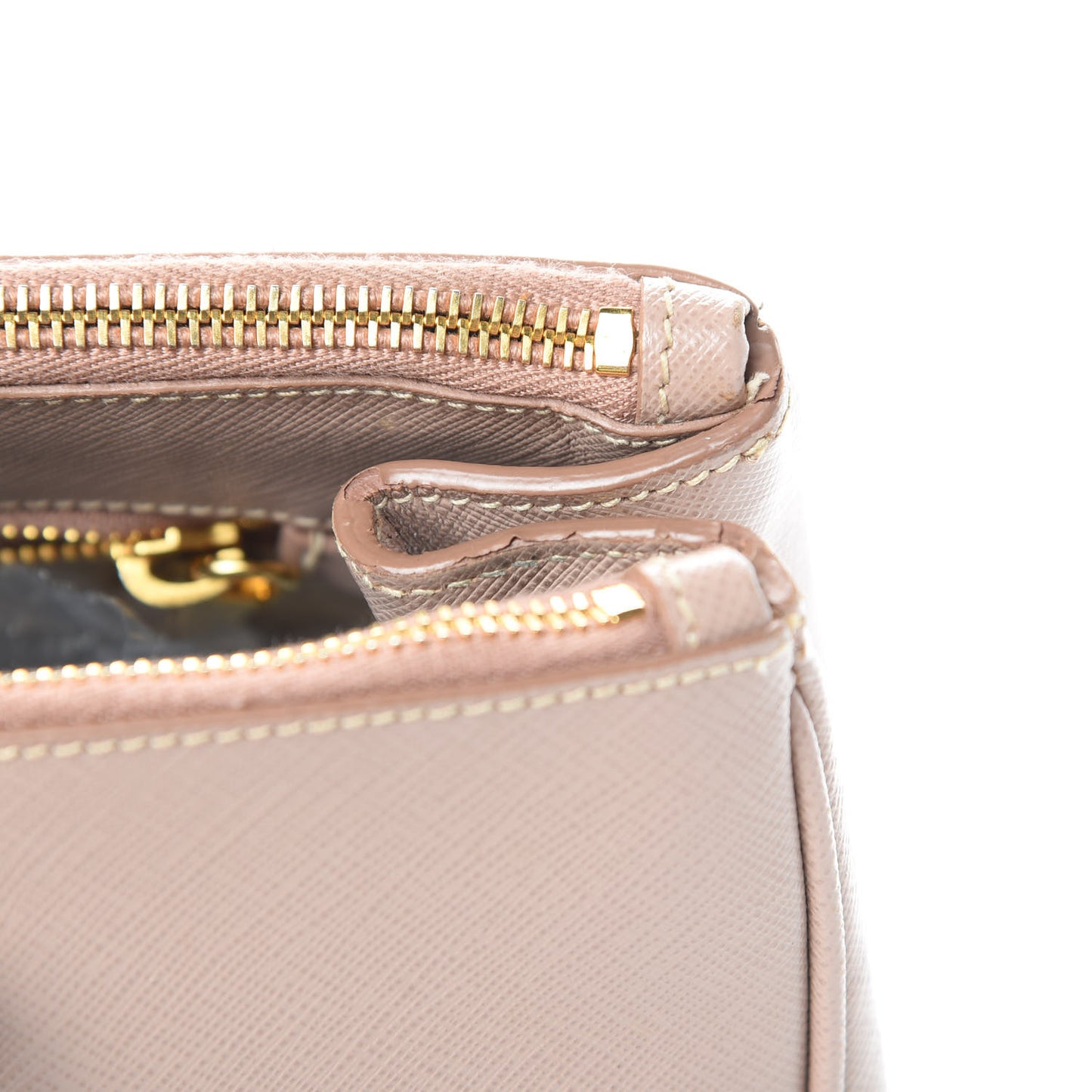 Saffiano Medium Galleria Double Zip Tote Cammeo