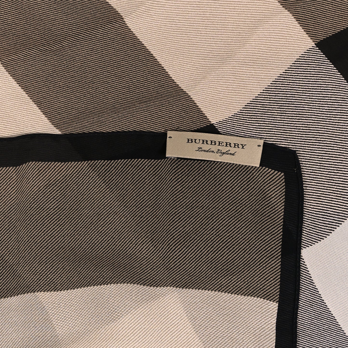 Silk Giant Check Scarf Camel