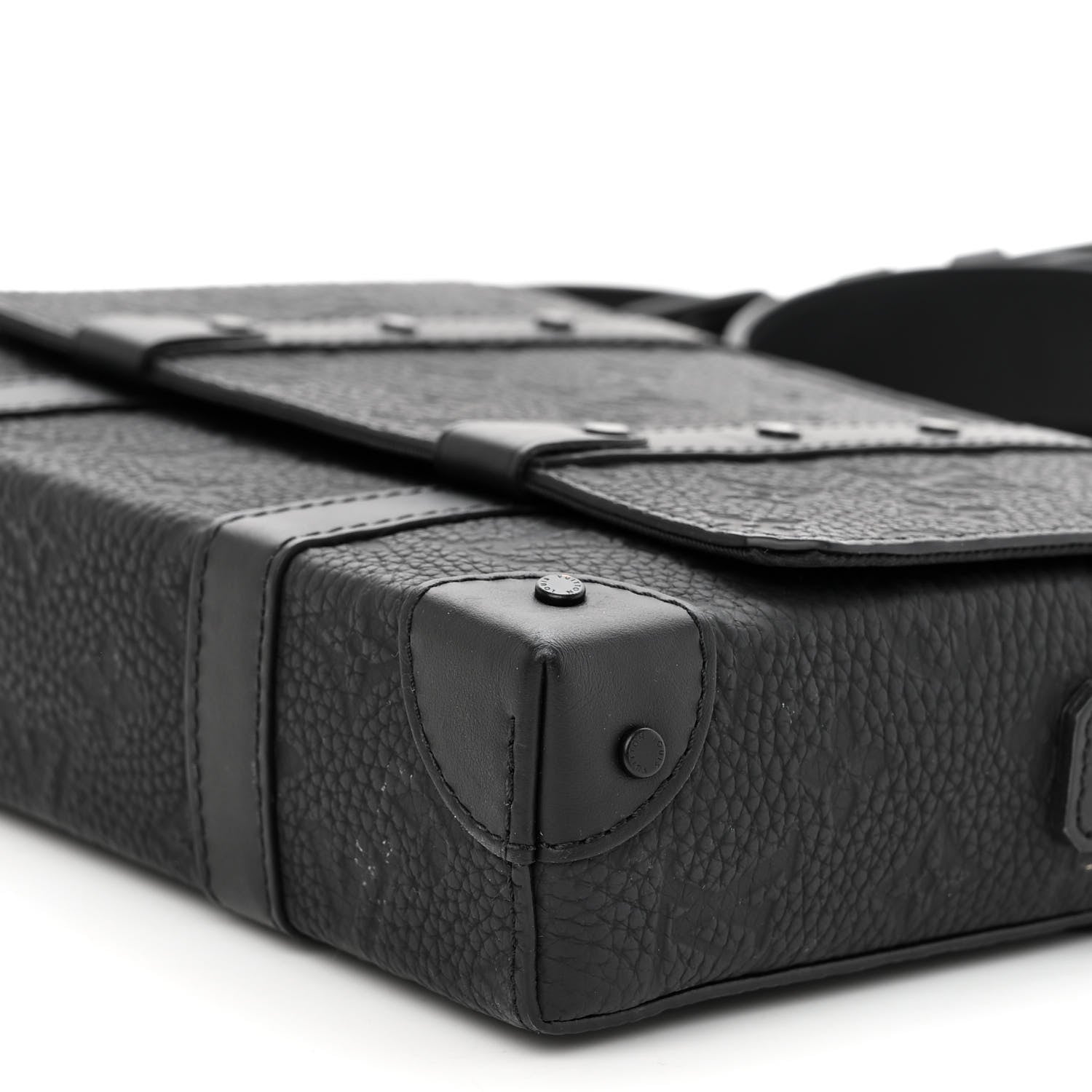 Louis Vuitton Taurillon Monogram Trunk Messenger Black 9 of 10