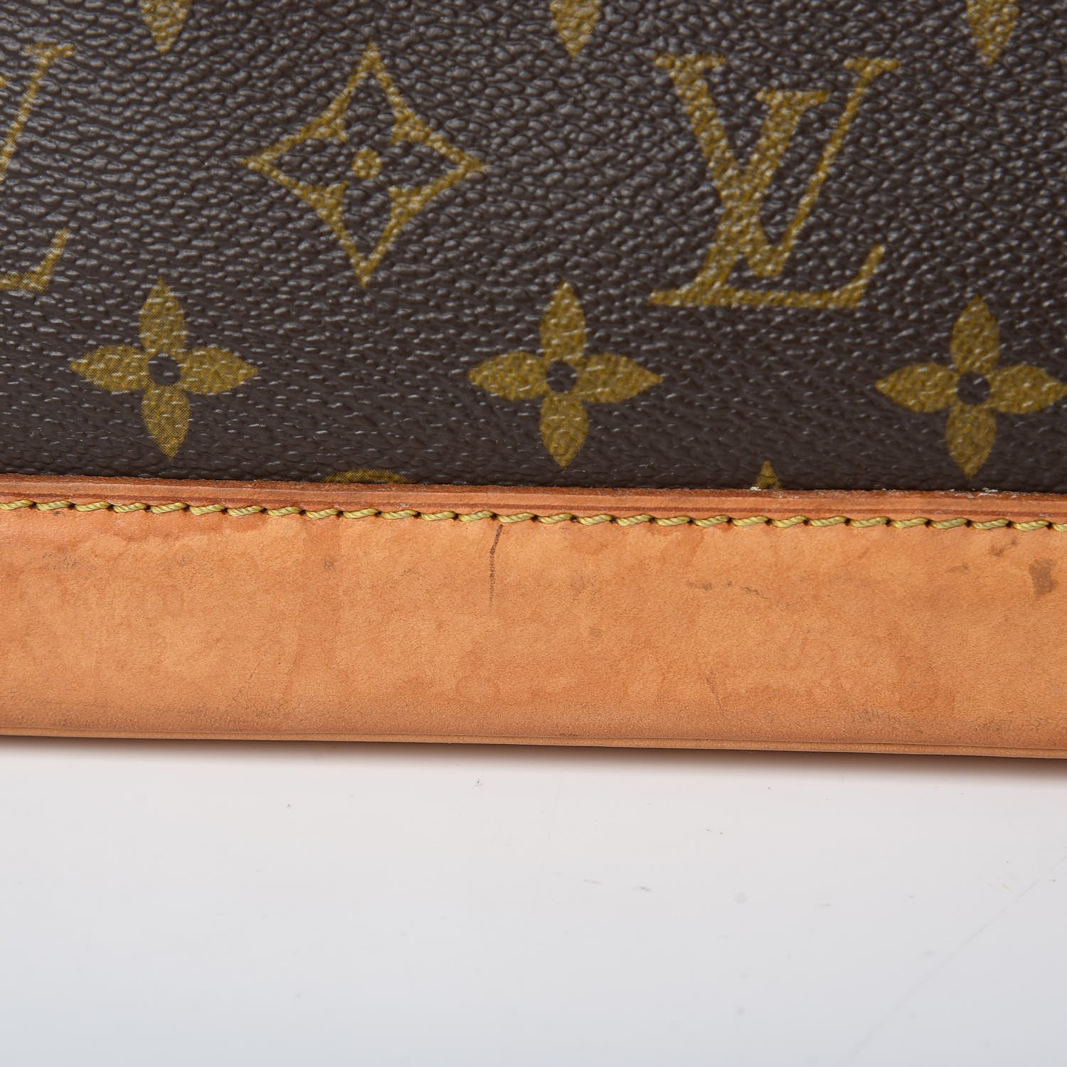 Louis Vuitton Monogram Alma PM 15 of 27