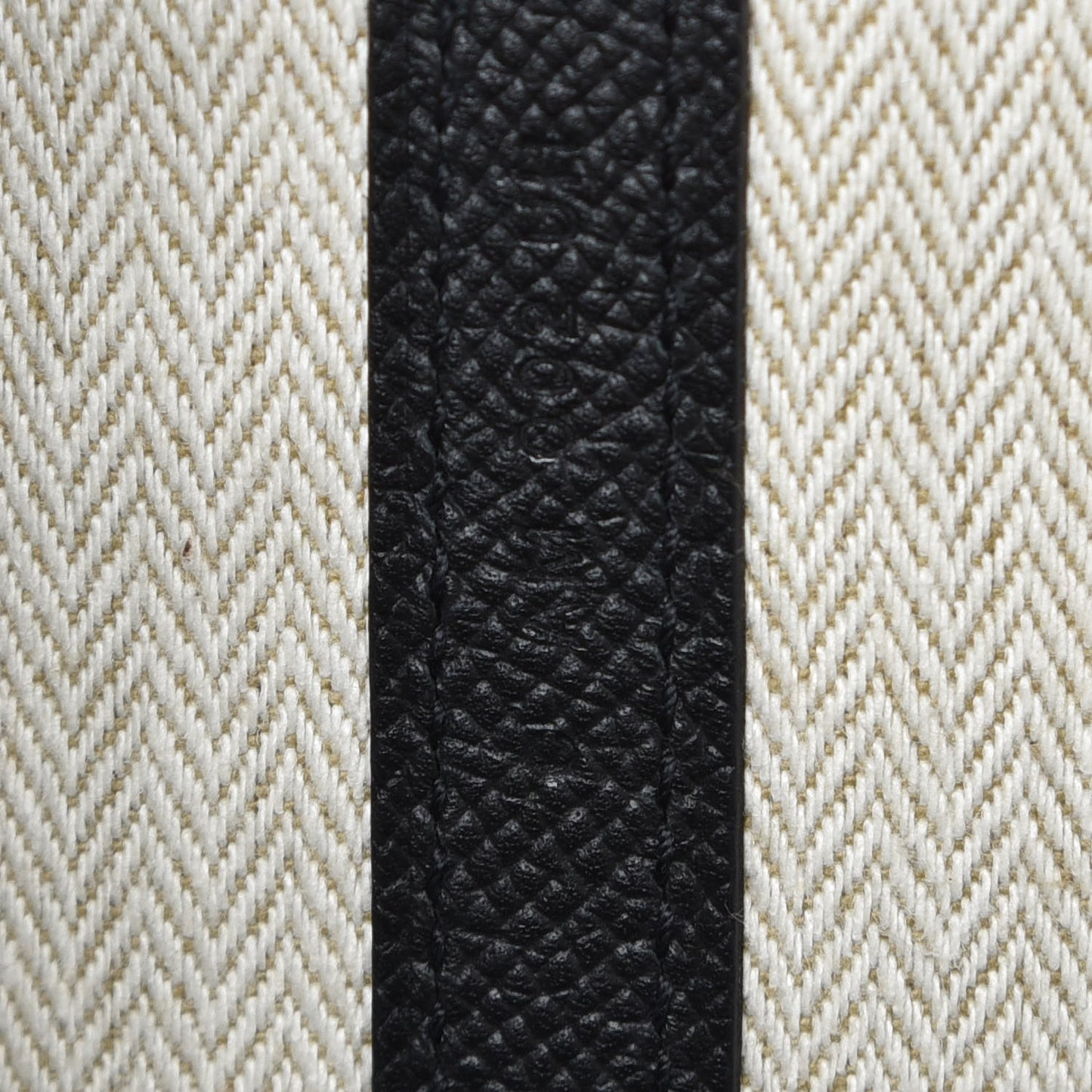 Epsom Garden Party 36 MM Black