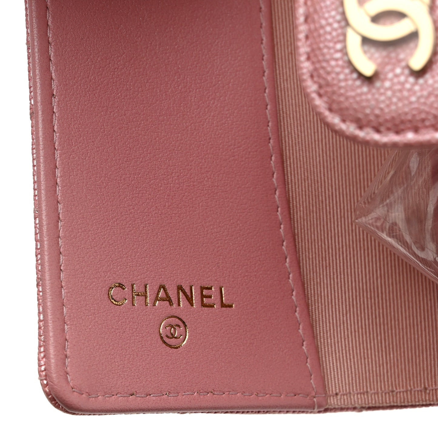 Iridescent Caviar Quilted Classic 4 Key Holder Wallet Pink