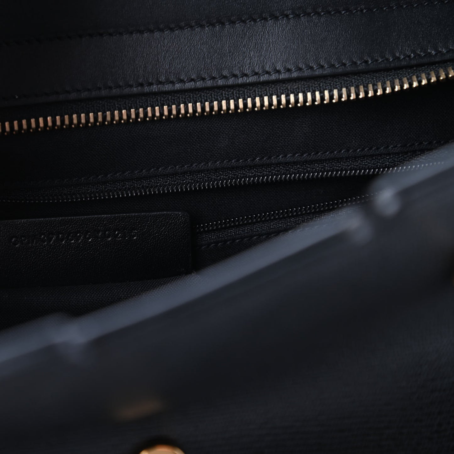 Textured Calfskin Medium Classic Y Cabas Black